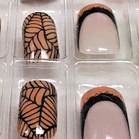 Holiday False Nail Lot of 6 Sets Halloween 4th of July Christmas Valentines Day - Picture 9 of 13